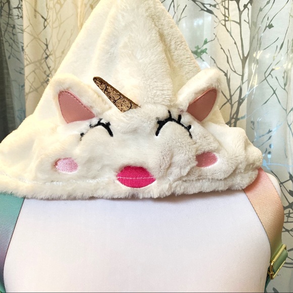Betsey Johnson white fuzzy furry unicorn hood rainbow big zip up backpack bag - Picture 2 of 8